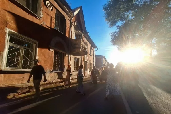 Поймать эмоцию города: как прошла необычная прогулка по старому центру Кемерова