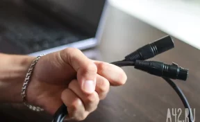 Профильные службы занимаются нормализацией работы интернета, заявил Песков