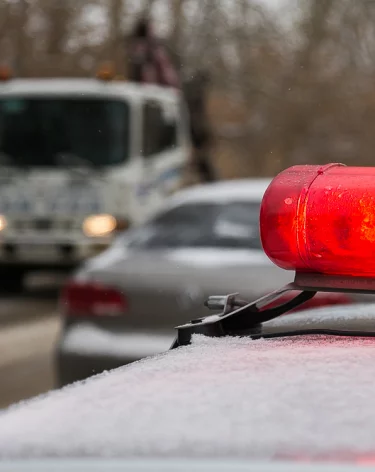 В Подмосковье годовалая девочка выпала из движущейся машины