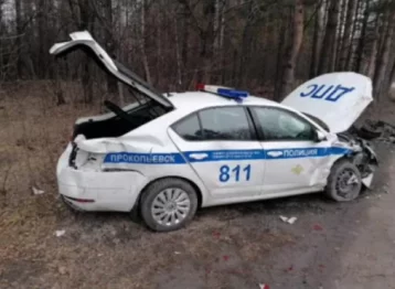 Фото: В Кузбассе автомобиль ДПС попал в аварию 1