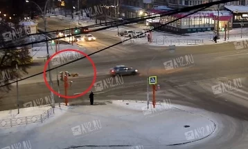 Фото: В Кемерове на проспекте Ленина автомобиль сбил пешехода 1