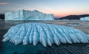 В ледяном щите Гренландии найден гигантский метеоритный кратер