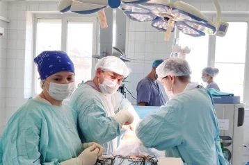 Фото: Кемеровские медики провели редкую операцию пациентке с опухолью 1