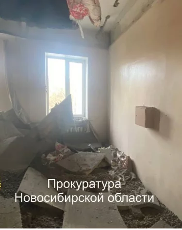 В Новосибирске в хирургическом отделении детской больницы обрушился потолок