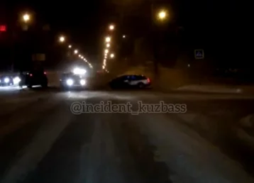Фото: Появилось видео момента серьёзного ДТП с Land Cruiser в Кемерове 1