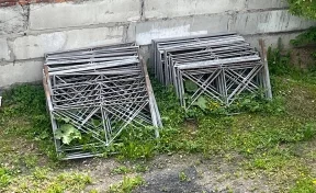 В Кузбассе подростки разобрали дорожное ограждение и украли 42 пролёта