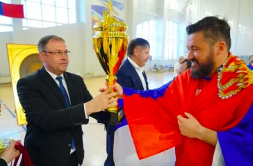 Фото: В Кузбассе священники Русской и Сербской Православных церквей сыграли в мини-футбол 2
