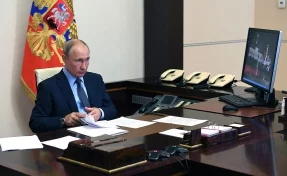 Путин рассказал о сроках появления в РФ вакцины от коронавируса 