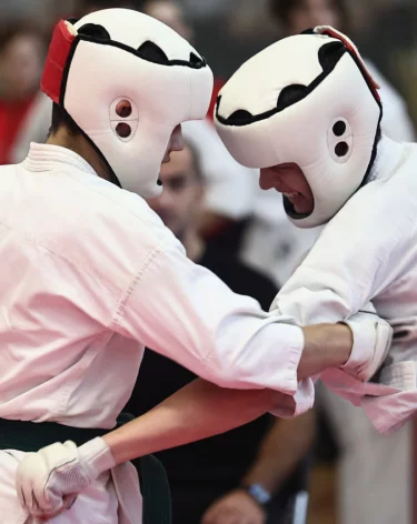 «СУЭК-Кузбасс» поддержала юных спортсменов на фестивале по киокусинкай карате