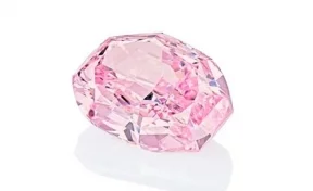 Уникальный розовый российский бриллиант  оценён в 65 миллионов долларов