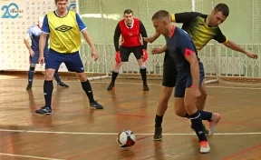 Руководители «Южного Кузбасса» сыграли в мини-футбол