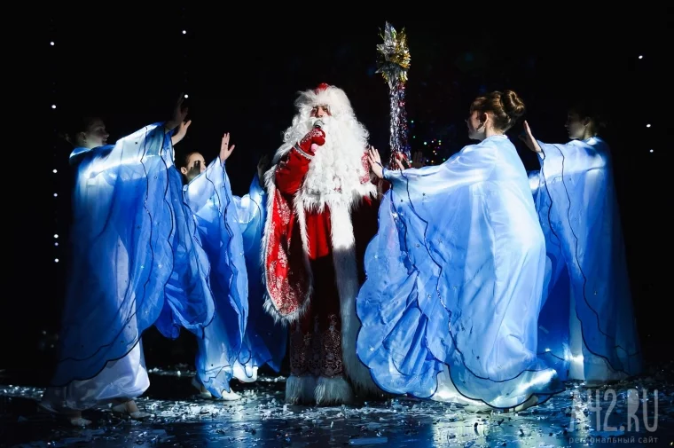 Фото: Праздничная феерия, или Как выбирали лучшего Деда Мороза Кузбасса 11