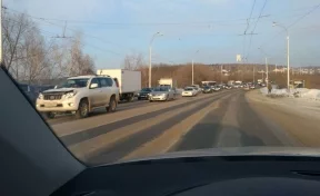 Власти Кемерова ответили на предложение установить отбойник на Кузбасском мосту
