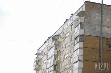 Фото: В Москве 2-летний ребёнок выпал с балкона на 10 этаже, пока его мать развешивала бельё  1