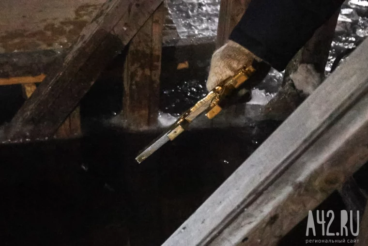 Фото: В прорубь в -40: как прошли крещенские омовения в Кемерове в 2026 году 48