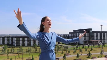 Фото: Педагог-организатор представляет Кузбасс на конкурсе «Миссис Россия 2025» 1