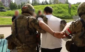 В Кемерове 4 курьера помогли мошенникам похитить 4,5 млн рублей, большую часть отдал 17-летний подросток