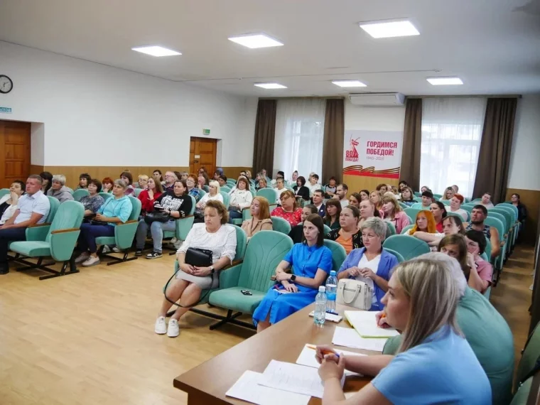 Фото: В Топках школу №6 признали аварийной: куда пойдут учиться дети 2