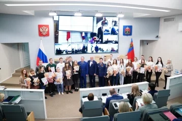 Фото: В Кузбассе выдали 300 жилищных сертификатов детям-сиротам 1