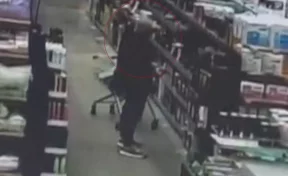 Кемеровчанин попытался похитить из магазина триммер и алкоголь