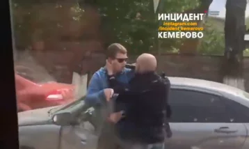 Фото: Полиция ищет участника вооружённого конфликта, произошедшего на дороге в Кемерове 1