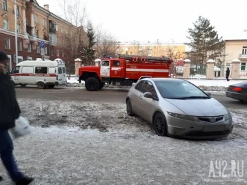 Фото: В Кемерове из-за подозрительного предмета перекрыли улицу Ноградскую 1