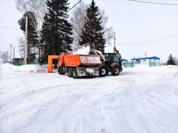Фото: Разрез «Берёзовский» помог жителям сёл Новокузнецкого района обезопасить дома от талых вод 1