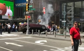В Нью-Йорке автомобиль протаранил толпу людей: есть жертвы