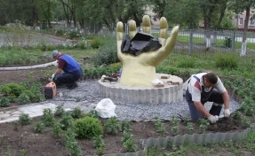 В Кемерове облагородили монумент «Шахтёрская слава»