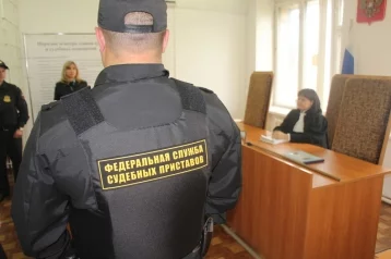 Фото: Кузбассовец спрятался от приставов в шкафу из-за долгов по алиментам 1