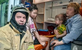 Сотрудники МЧС рассказали, как спасали детей из горящей квартиры в Кургане