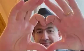 Премьер-министр Армении Пашинян выложил селфи из Москвы под песню «Белые розы»