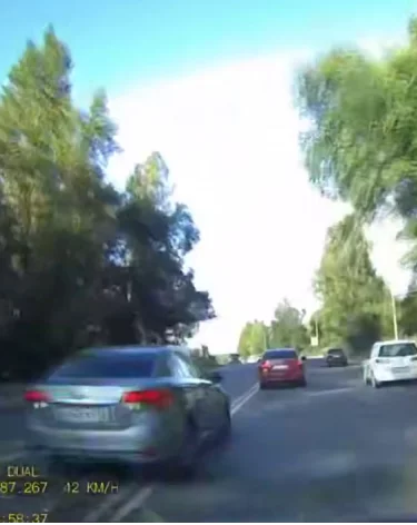 В Новокузнецке водитель пожаловался на нарушителя ПДД, виновника оштрафовали
