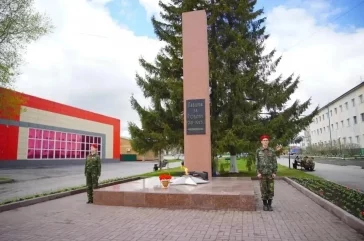 Фото: В Кузбассе появились ещё два Вечных огня: их зажгли на мемориалах в Топках 1