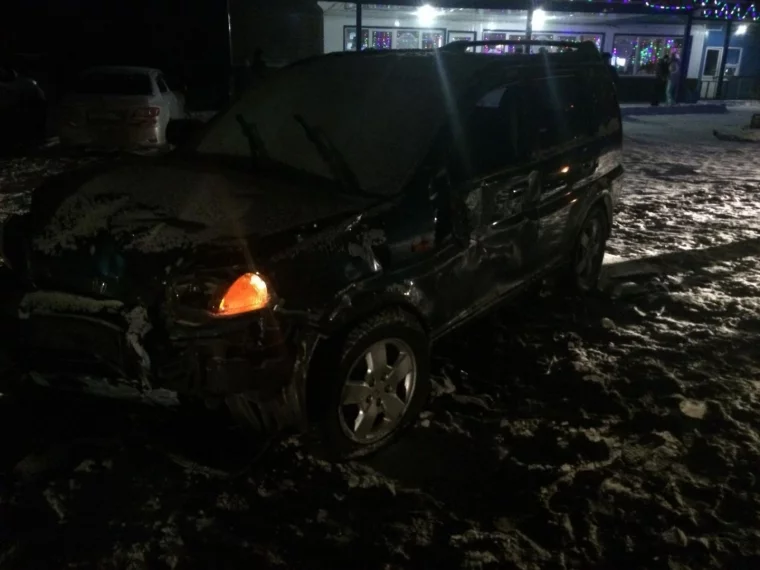 Фото: Машину смяло: в Новокузнецке в ДТП погибла 17-летняя студентка 2