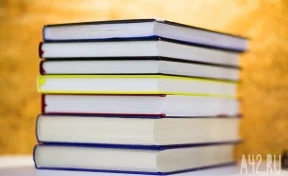 Крупнейшая в России сеть книжных магазинов потратила 100 млн рублей на избавление от запрещённых книг