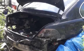Кузбассовец поджёг автомобиль соседа после конфликта из-за мусора