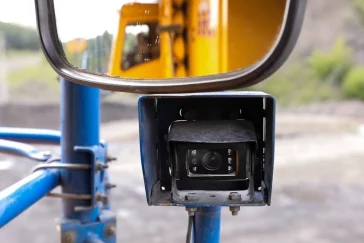 Фото: «Кузбассразрезуголь» начал применять системы кругового обзора на карьерных самосвалах для повышения безопасности 2