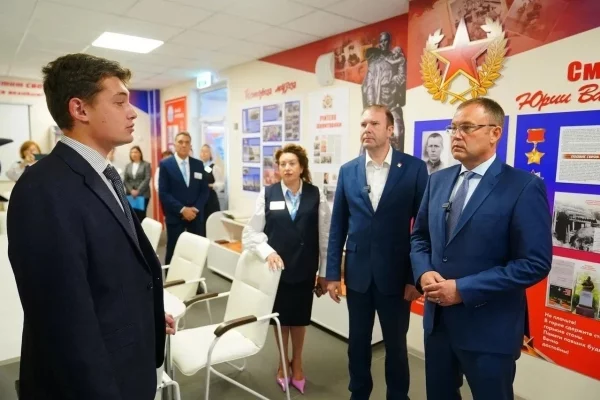 «Полностью готовы»: Илья Середюк проверил школу №10 и лицей №89 в Кемерове