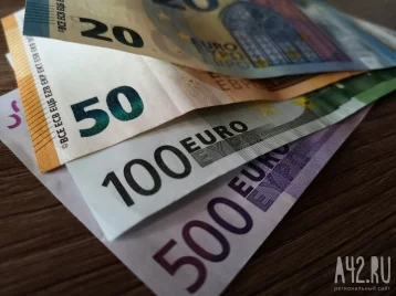 Фото: Эксперт рассказал, когда евро может стать дешевле доллара 1