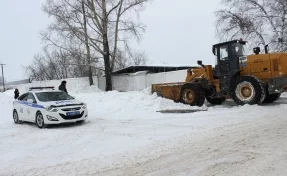 В кузбасском посёлке уничтожили две опасные горки