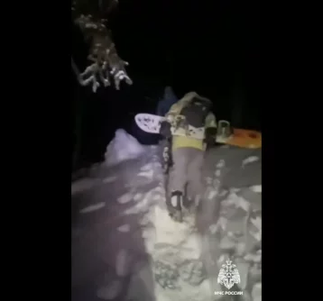 Фото: Спасатели нашли двоих сноубордистов, пропавших после схода лавины в Сочи 1