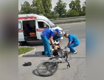 Фото: В Кемерове падение велосипедистов под колёса машины попало на видео 1