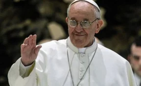 Отдёргивал руку: Папа Римский неприятно удивил католиков