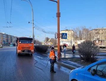 Фото: Дмитрий Анисимов рассказал об уборке кемеровских улиц от мусора 1