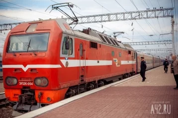 Фото: Кузбассовцы возмутились из-за долгой задержки поезда в связи с ремонтом путей 1