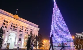 Мэр Новосибирска сравнил кривую главную ёлку города с кемеровской за 18 миллионов