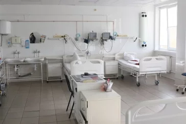 Фото: Сергей Цивилёв проверил качество ремонта в областной больнице в Кемерове  2