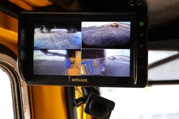 Фото: «Кузбассразрезуголь» начал применять системы кругового обзора на карьерных самосвалах для повышения безопасности 3