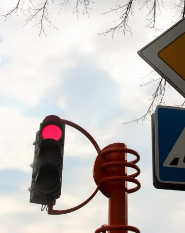 В Кемерове 3 декабря отключат светофоры на четырёх перекрёстках